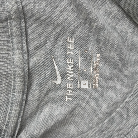 Nike Authentic grey graphic round neck tshirt for men's and women's - Picture 6 of 6